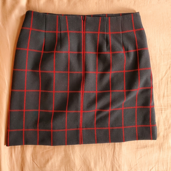 Red and blue checkered mini skirt - Picture 2 of 7